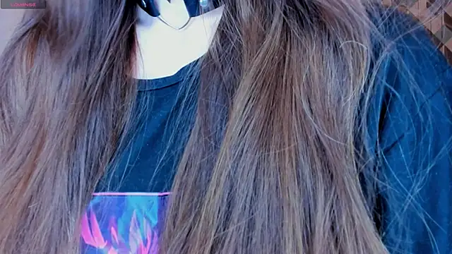 Snapshot of EvaBradley chatting on 12/19/24, 03:52 EvaBradley online show from 12/19/24, 03:52