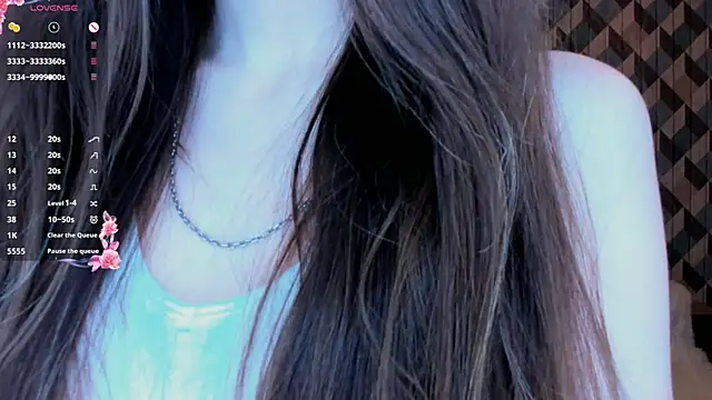 Snapshot of EvaBradley chatting on 12/20/24, 04:04 EvaBradley online show from 12/20/24, 04:04