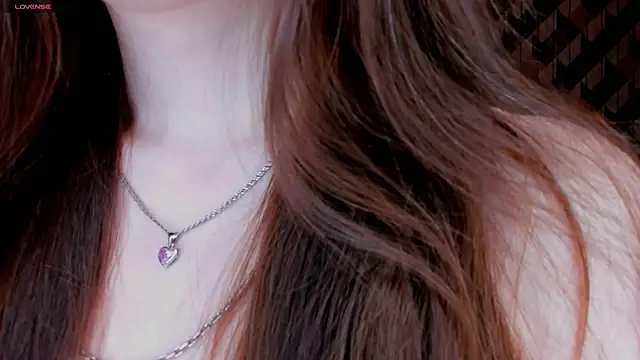 Snapshot of EvaBradley chatting on 01/02/25, 03:40 EvaBradley online show from 01/02/25, 03:40