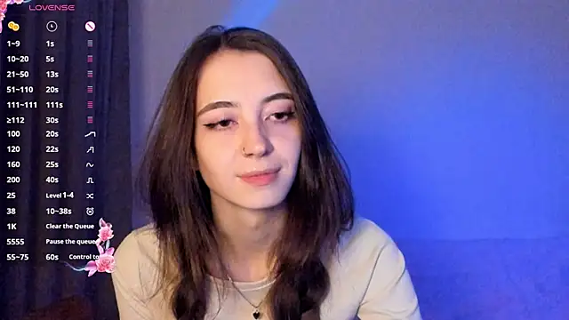 Snapshot of EvaBradley chatting on 09/29/25, 06:35 EvaBradley online show from 09/29/25, 06:35