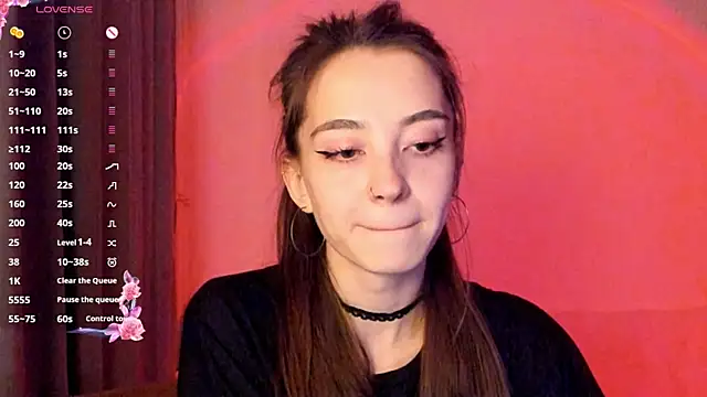 Snapshot of EvaBradley chatting on 10/08/25, 06:27 EvaBradley online show from 10/08/25, 06:27