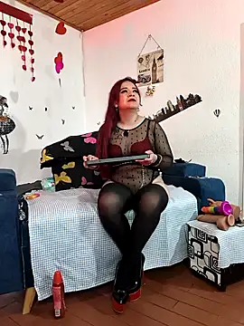 keila j online show from 04/10/26, 10:42