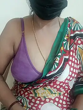 Snapshot of akshara_22 chatting on 11/22/25, 09:41 akshara 22 online show from 11/22/25, 09:41