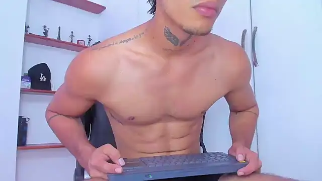 Jonryder  online show from 12/16/25, 04:12