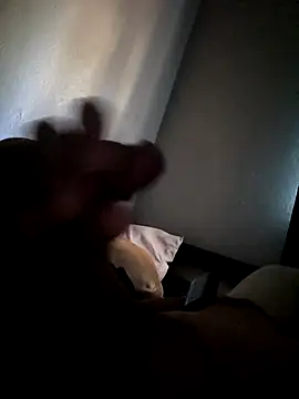 Snapshot of fundick132 chatting on 10/21/25, 06:19 fundick132 online show from 10/21/25, 06:19