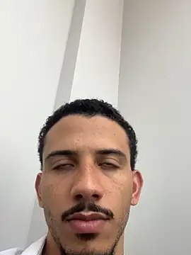 Snapshot of pteno1 chatting on 12/27/24, 06:53 pteno1 online show from 12/27/24, 06:53