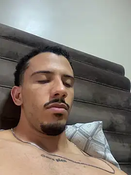 Snapshot of pteno1 chatting on 01/02/25, 07:18 pteno1 online show from 01/02/25, 07:18