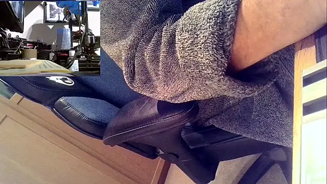 Snapshot of nataliecdlive chatting on 12/02/24, 12:09 nataliecdlive online show from 12/02/24, 12:09