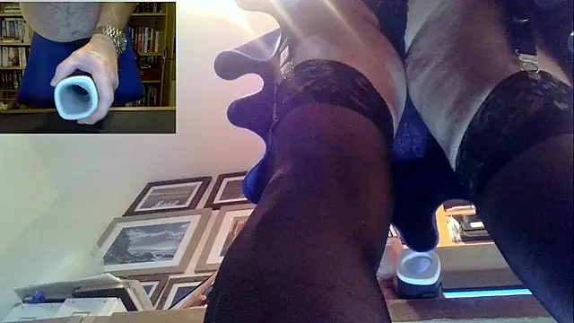 Snapshot of nataliecdlive chatting on 12/07/24, 12:08 nataliecdlive online show from 12/07/24, 12:08