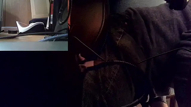 Snapshot of nataliecdlive chatting on 12/20/24, 06:02 nataliecdlive online show from 12/20/24, 06:02