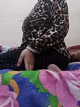 Snapshot of Anamika_Kapoor chatting on 12/22/24, 03:55 Anamika Kapoor online show from 12/22/24, 03:55