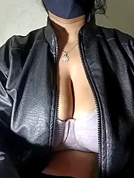 Snapshot of Anamika_Kapoor chatting on 02/03/25, 11:58 Anamika Kapoor online show from 02/03/25, 11:58