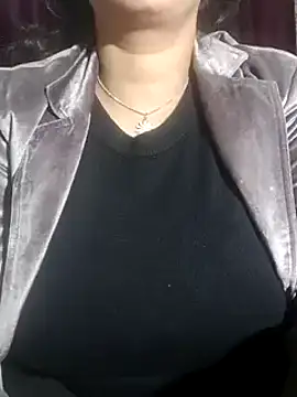 Snapshot of Anamika_Kapoor chatting on 02/11/25, 11:12 Anamika Kapoor online show from 02/11/25, 11:12