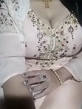 Snapshot of Anamika_Kapoor chatting on 02/26/25, 10:31 Anamika Kapoor online show from 02/26/25, 10:31