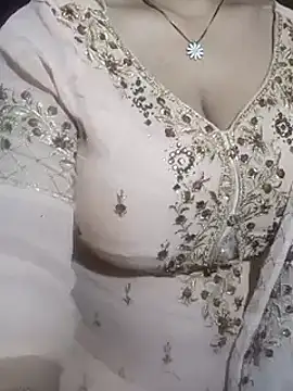 Snapshot of Anamika_Kapoor chatting on 03/05/25, 10:32 Anamika Kapoor online show from 03/05/25, 10:32