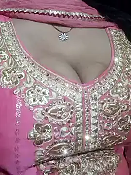 Snapshot of Anamika_Kapoor chatting on 03/09/25, 08:10 Anamika Kapoor online show from 03/09/25, 08:10