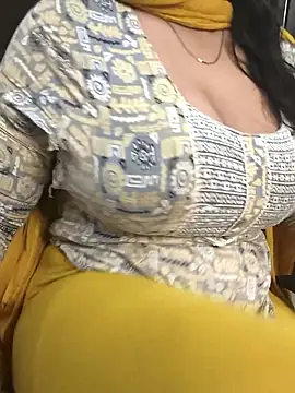 Snapshot of Anamika_Kapoor chatting on 09/11/25, 01:55 Anamika Kapoor online show from 09/11/25, 01:55