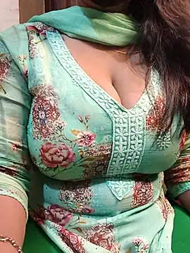 Snapshot of Anamika_Kapoor chatting on 10/02/25, 09:11 Anamika Kapoor online show from 10/02/25, 09:11