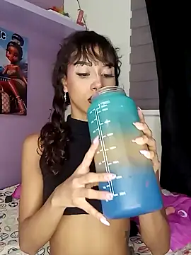 Snapshot of Chelsea__2 chatting on 12/15/24, 12:18 Chelsea  2 online show from 12/15/24, 12:18