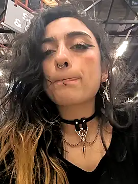 Lila Desiree online show from 12/11/24, 11:54