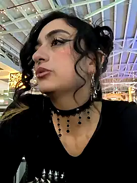 Lila Desiree online show from 12/12/24, 11:47