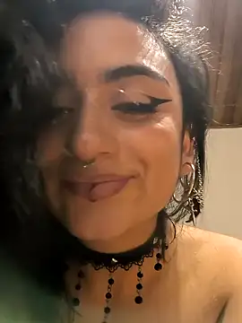 Lila Desiree online show from 12/17/24, 04:23