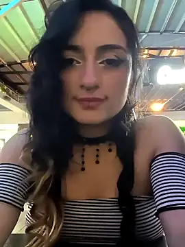 Snapshot of Lila_Desiree chatting on 01/08/25, 01:32 Lila Desiree online show from 01/08/25, 01:32