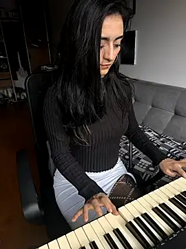 Snapshot of Lila_Desiree chatting on 11/13/25, 03:55 Lila Desiree online show from 11/13/25, 03:55