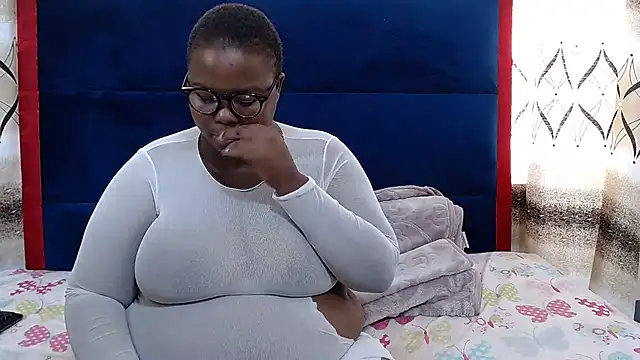 Snapshot of Sexybubbles14xxx chatting on 02/06/25, 07:02 Sexybubbles14xxx online show from 02/06/25, 07:02