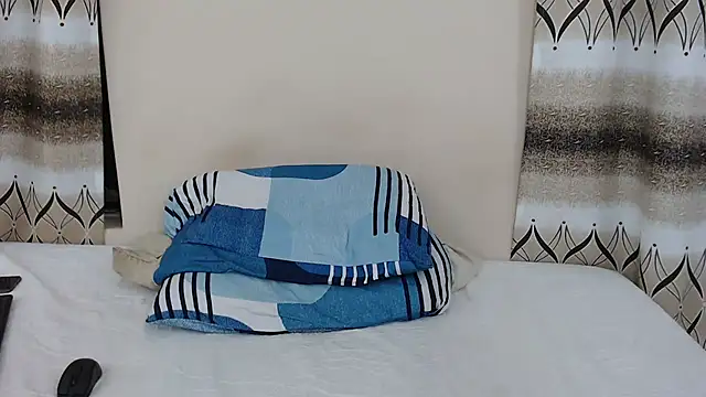 Snapshot of Sexybubbles14xxx chatting on 02/15/25, 10:21 Sexybubbles14xxx online show from 02/15/25, 10:21