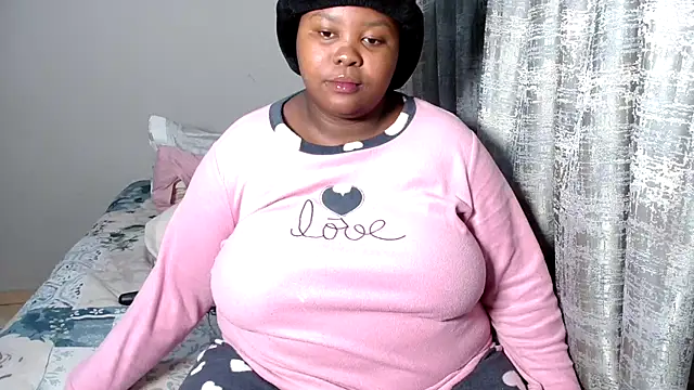 Snapshot of Sexybubbles14xxx chatting on 10/20/25, 07:14 Sexybubbles14xxx online show from 10/20/25, 07:14