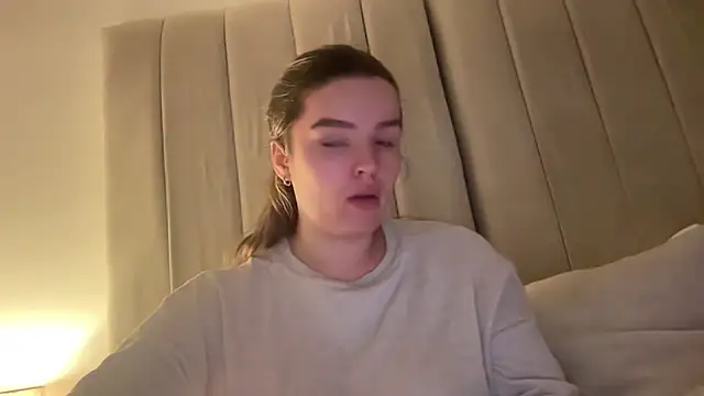 Snapshot of maisiesmithx chatting on 03/25/26, 12:49 maisiesmithx online show from 03/25/26, 12:49