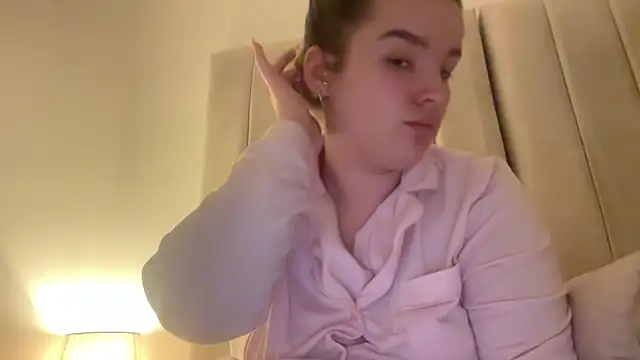 Snapshot of maisiesmithx chatting on 03/28/26, 01:05 maisiesmithx online show from 03/28/26, 01:05