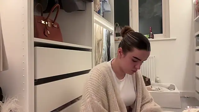 Snapshot of maisiesmithx chatting on 03/28/26, 09:25 maisiesmithx online show from 03/28/26, 09:25