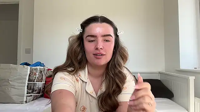 Snapshot of maisiesmithx chatting on 04/06/26, 01:56 maisiesmithx online show from 04/06/26, 01:56