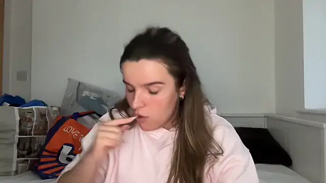 Snapshot of maisiesmithx chatting on 04/09/26, 07:08 maisiesmithx online show from 04/09/26, 07:08