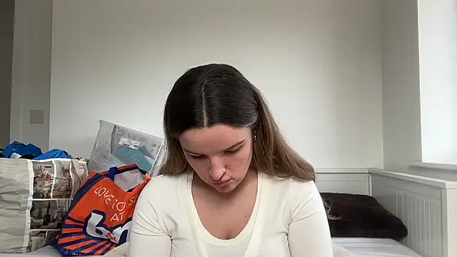 Snapshot of maisiesmithx chatting on 04/10/26, 01:38 maisiesmithx online show from 04/10/26, 01:38