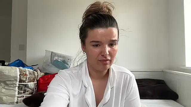 Snapshot of maisiesmithx chatting on 04/14/26, 12:11 maisiesmithx online show from 04/14/26, 12:11