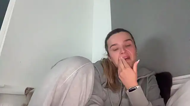 Snapshot of maisiesmithx chatting on 04/22/26, 08:43 maisiesmithx online show from 04/22/26, 08:43