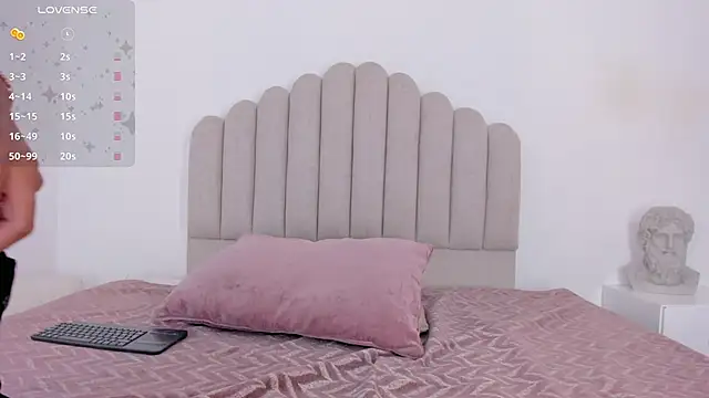 Nikki Angel  online show from 01/18/25, 07:26