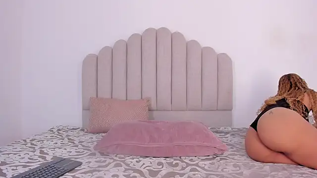 Nikki Angel  online show from 01/23/25, 07:51