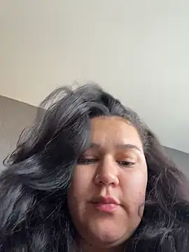 Snapshot of ValenG023 chatting on 04/07/26, 01:33 ValenG023 online show from 04/07/26, 01:33