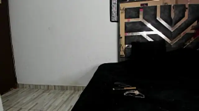 Snapshot of little_cataleya chatting on 10/15/25, 06:52 little cataleya online show from 10/15/25, 06:52