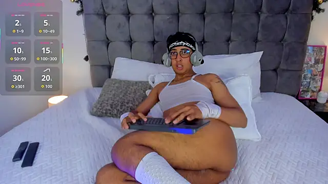 Snapshot of Dark_hairy_ chatting on 01/18/26, 02:10 Dark hairy online show from 01/18/26, 02:10