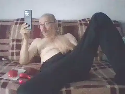 Snapshot of loverboyxxx69 chatting on 03/14/25, 04:54 loverboyxxx69 online show from 03/14/25, 04:54