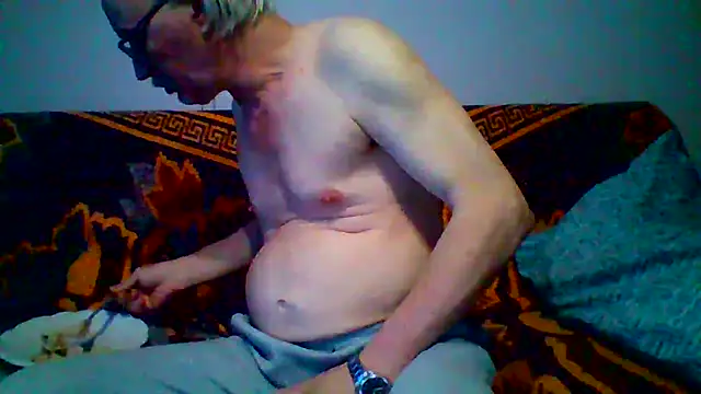 Snapshot of loverboyxxx69 chatting on 04/21/26, 08:12 loverboyxxx69 online show from 04/21/26, 08:12