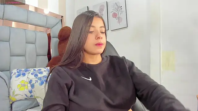 coraltaylor online show from 11/23/25, 02:17