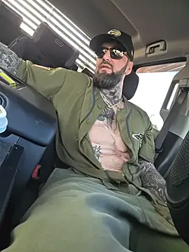 Beardedtattood online show from 10/29/25, 01:13