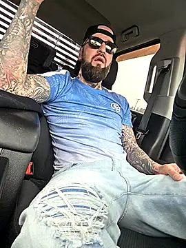 Beardedtattood online show from 11/15/25, 02:57