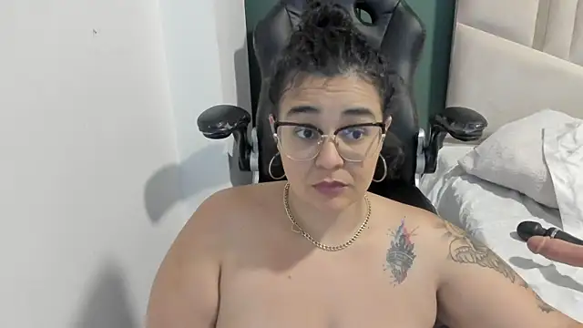 Reginavegaa online show from 02/12/25, 05:58